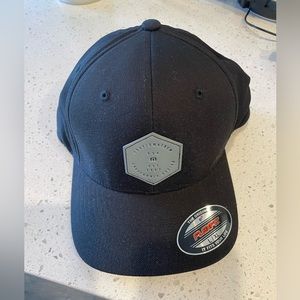 Travis Matthew hat L/XL